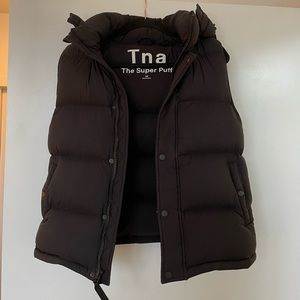 TNA Superpuff Vest in Matte Black